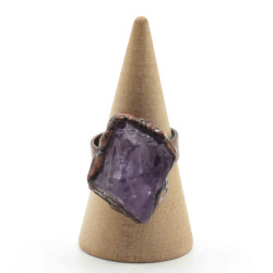 Ring with amethyst