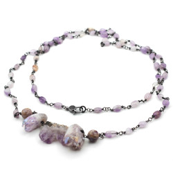 Long necklace with amethyst