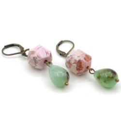 Earrings with two-color agate